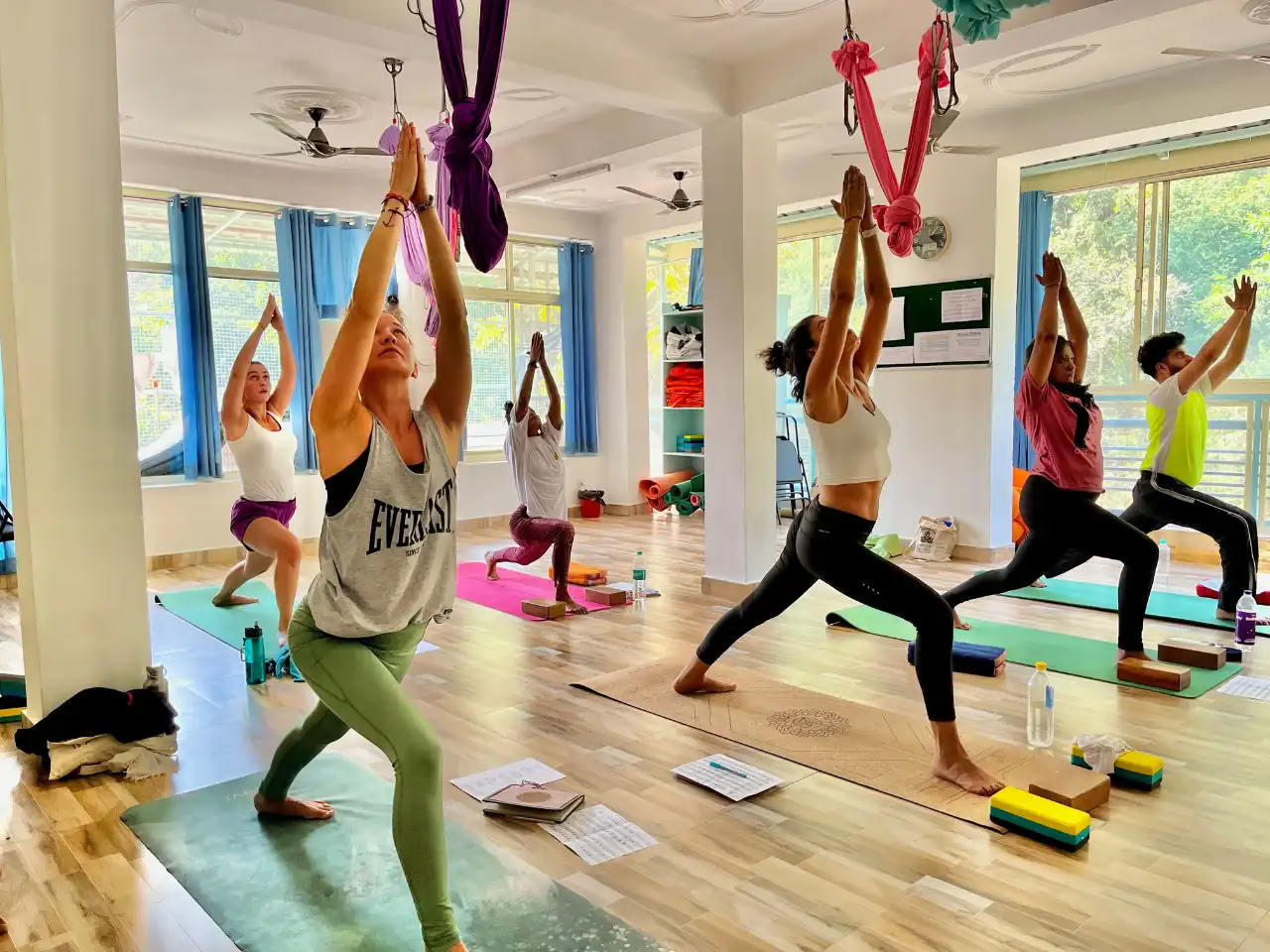 100-Stunden-Kundalini-Yoga-Lehrertraining in Rishikesh