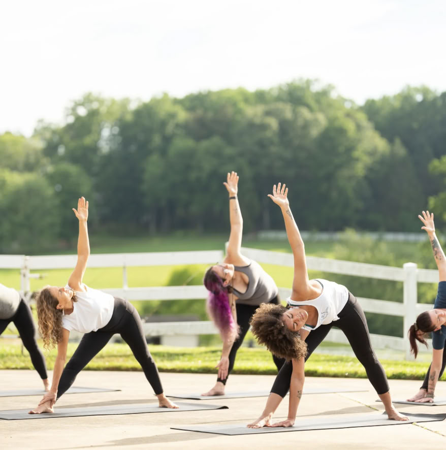 Samstag Sunrise Yoga Flow mit Kelly Flowers