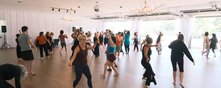 Rhythm of the Seasons mit Kelly Flowers — The Horse Shoe Farm Boutique Resort bei Asheville, NC | Dining & Spa