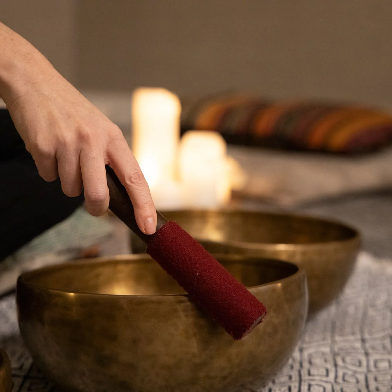 Sunset Sound Bath mit Amy Duncan - The Sanctuary at The Horse Shoe Farm — The Horse Shoe Farm Boutique Resort nahe Asheville, NC | Dining & Spa