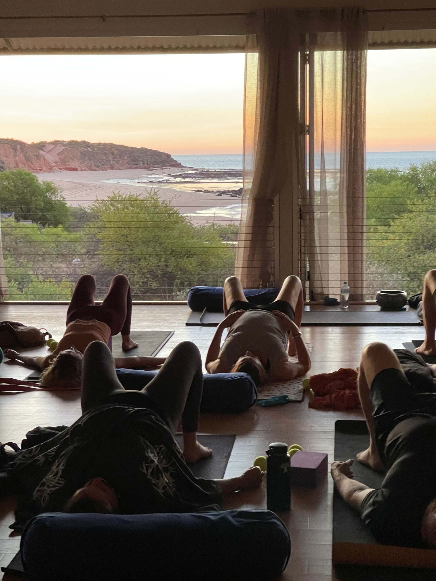 Strand-Yoga