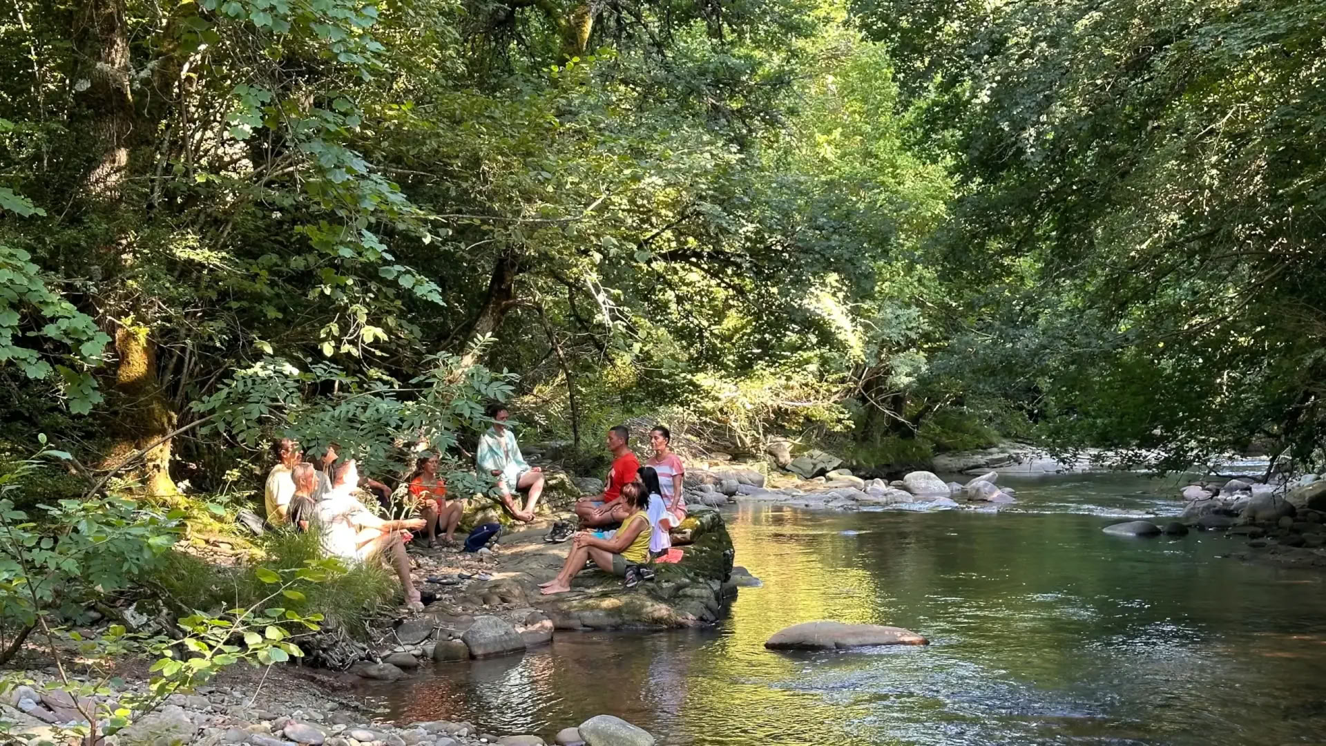 Sommer-Retreat der Stille: Yoga & Psychologie in den Pyrenäen