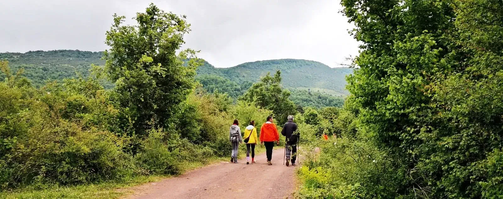 Sommer-Retreat der Stille: Yoga & Psychologie in den Pyrenäen
