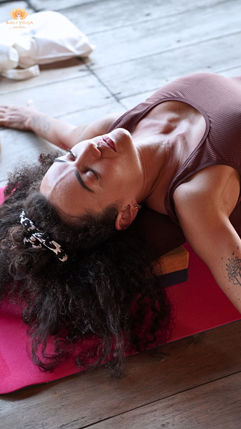 100-Stunden-Yin-Yoga-Lehrertraining auf Bali, Indonesien