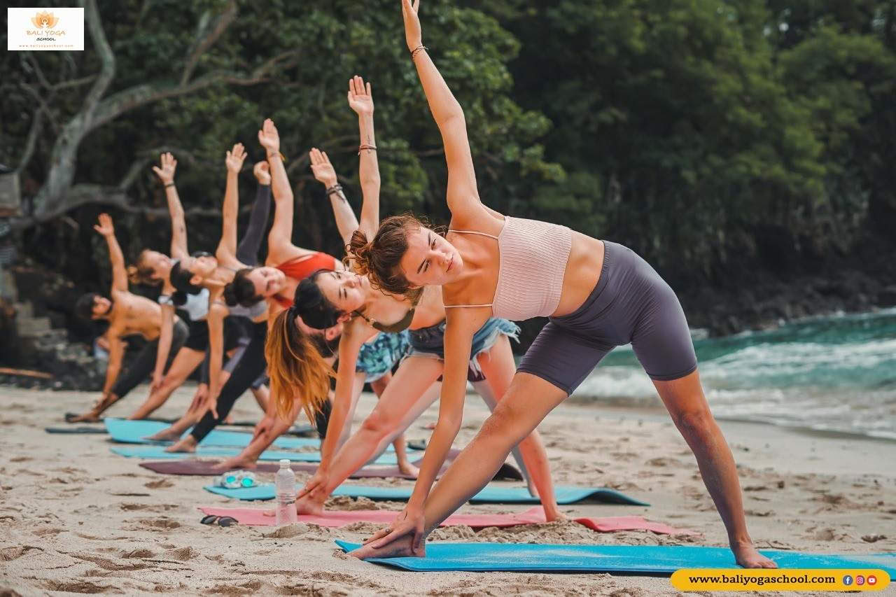 300-Stunden-Yogalehrerausbildung in Thailand