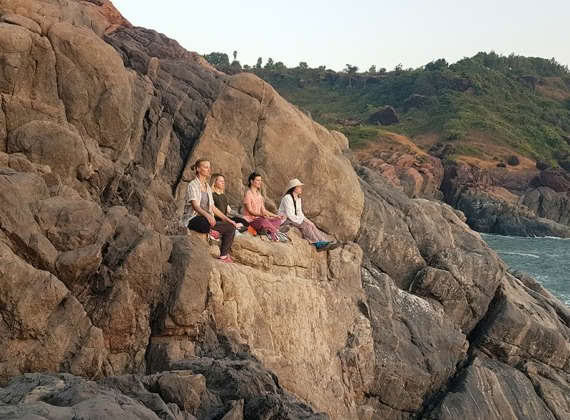 100-Stunden-Yoga-Lehrerausbildung in Rishikesh