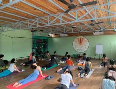 100-Stunden-Yoga-Lehrerausbildung in Rishikesh