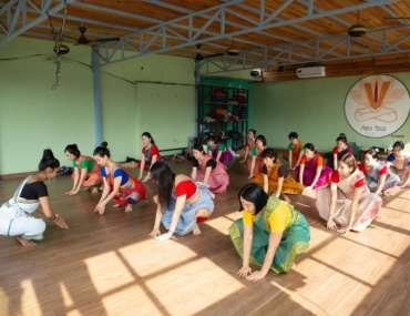 100-Stunden-Yoga-Lehrerausbildung in Rishikesh