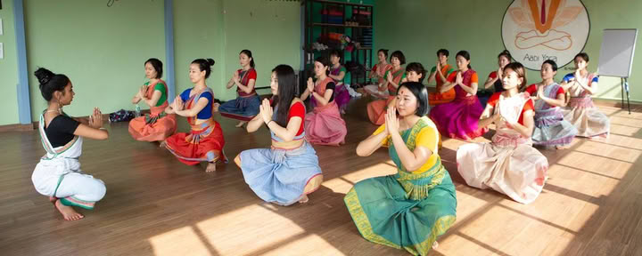 100-Stunden-Yoga-Lehrerausbildung in Rishikesh
