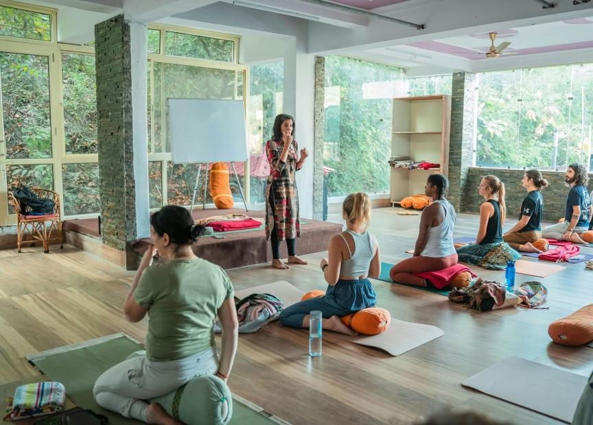 14-tägiges Yoga-Retreat mit Ayurveda-Therapien