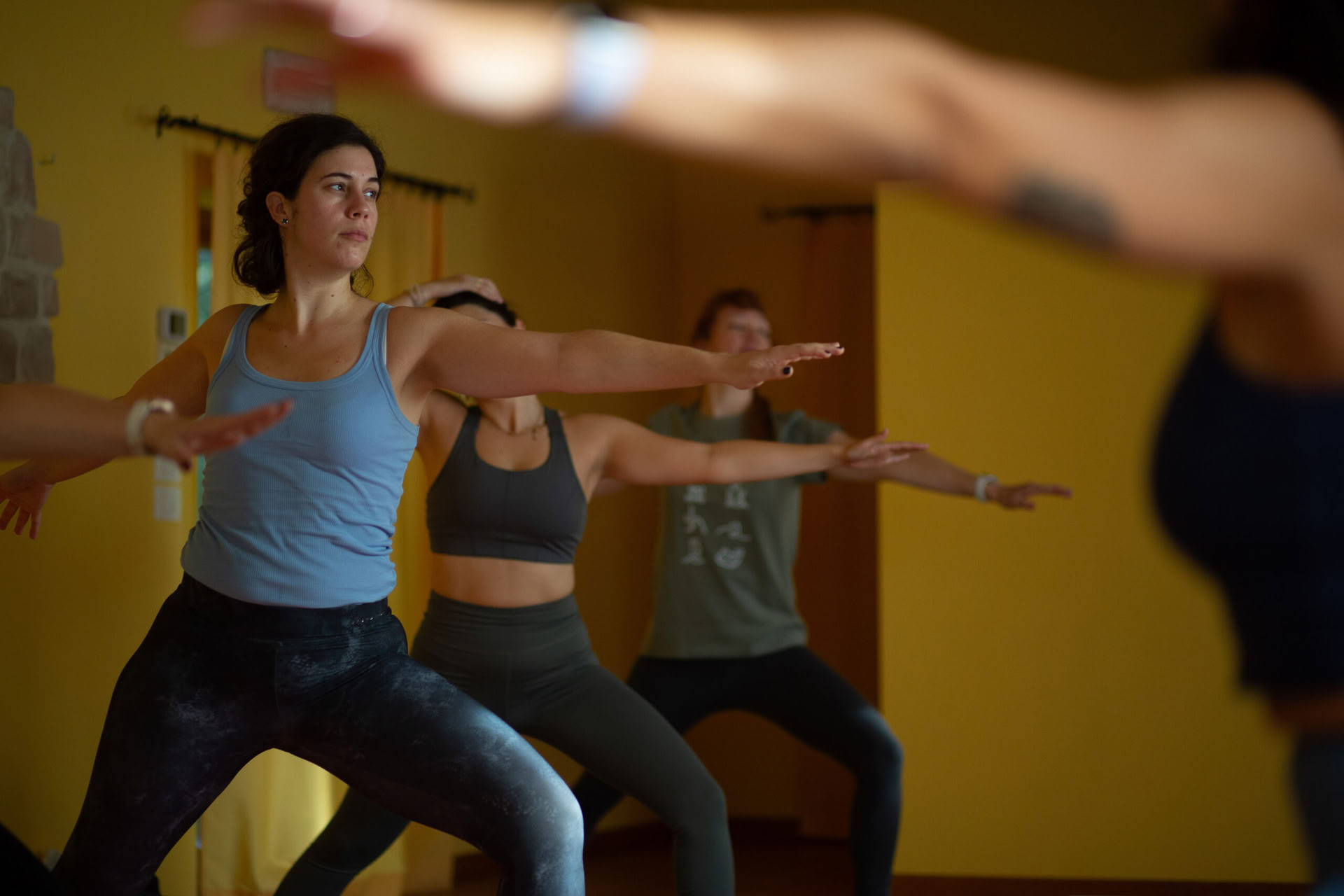 Präsenz-Vinyasa-Yoga