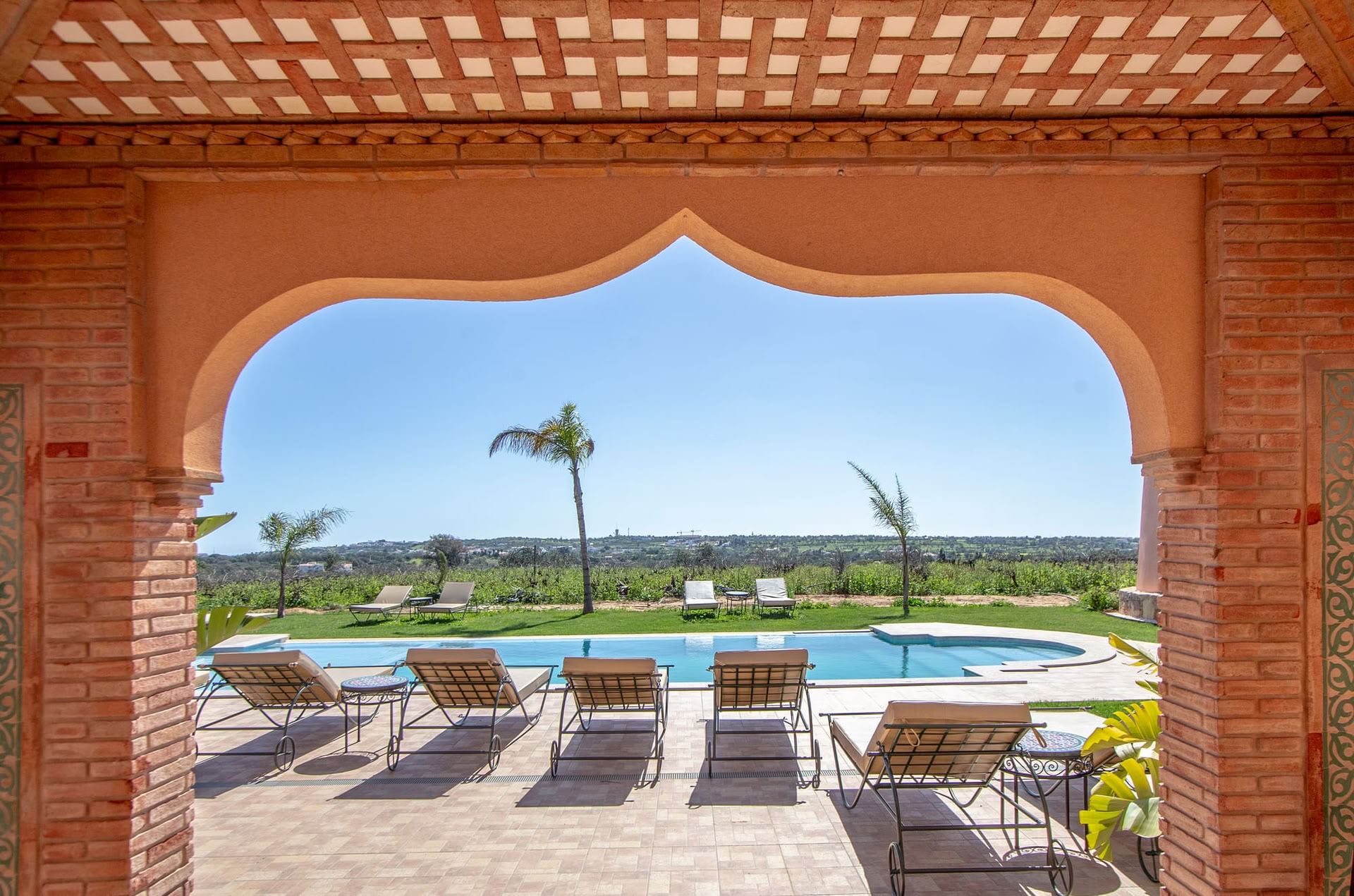 Jenseits von Meetings: Entdecke das Al Karob Team-Retreat