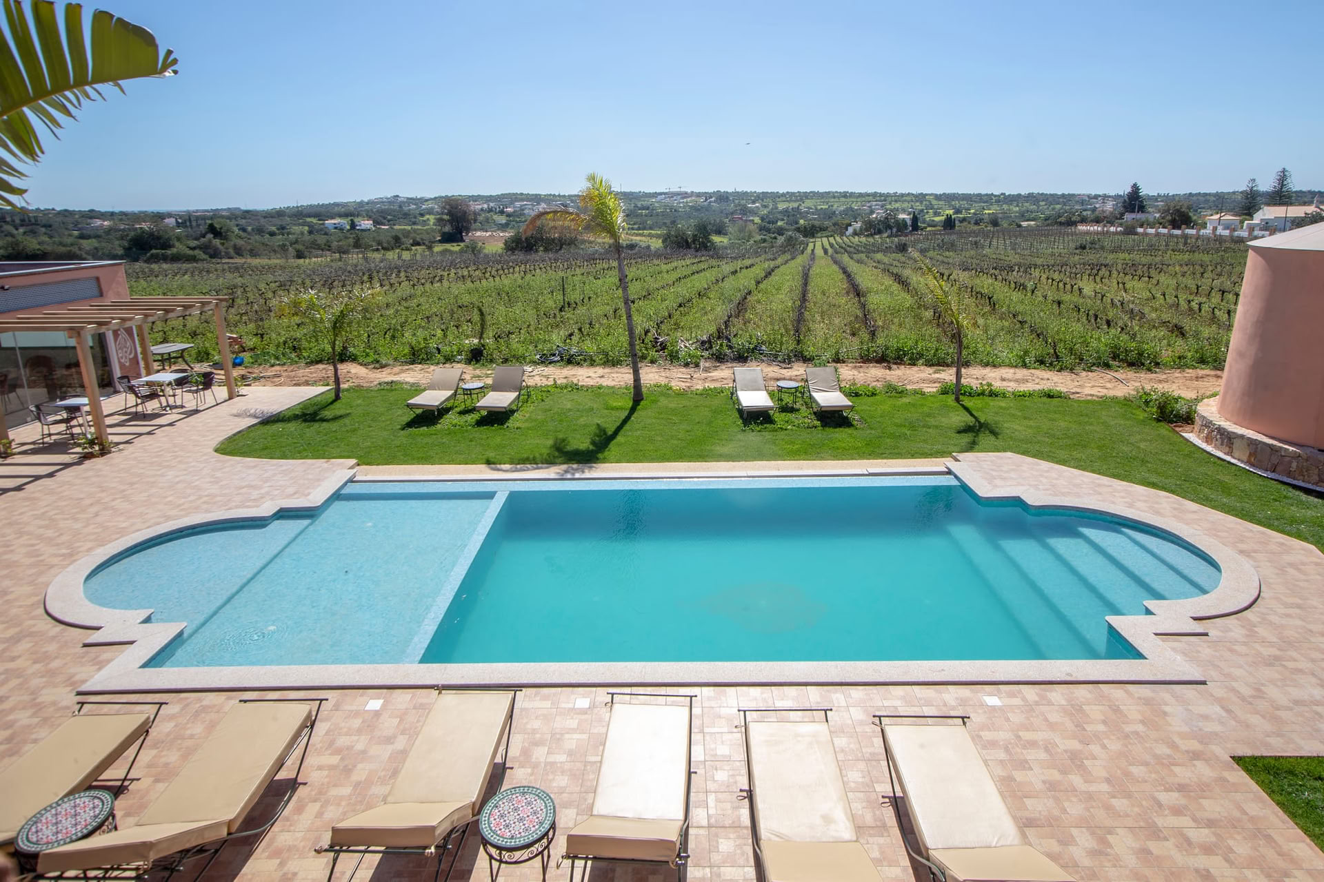 Jenseits von Meetings: Entdecke das Al Karob Team-Retreat
