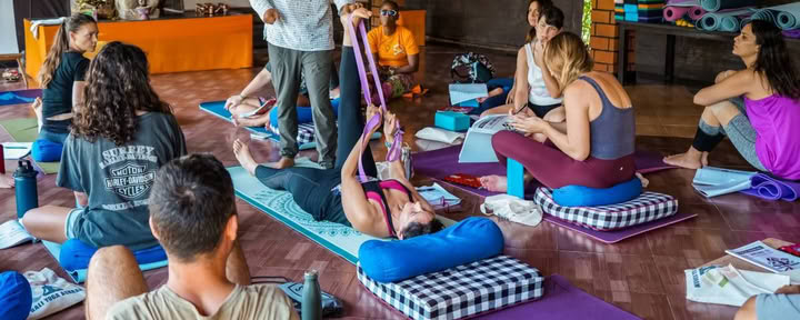 200-Stunden Yin-Yoga- und Vinyasa-Flow-Lehrerausbildung auf Bali