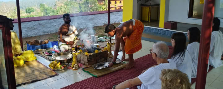 Yoga-Retreat in einem Ashram