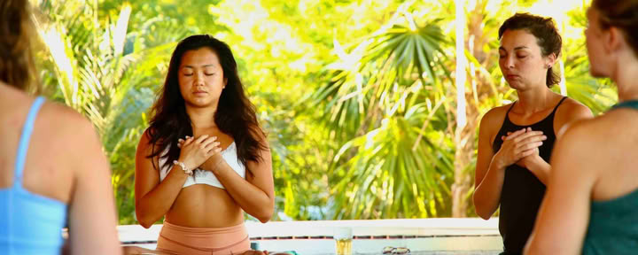 Yoga- und Aerial-Fitness-Retreats