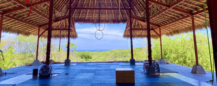 Yoga- und Aerial-Fitness-Retreat