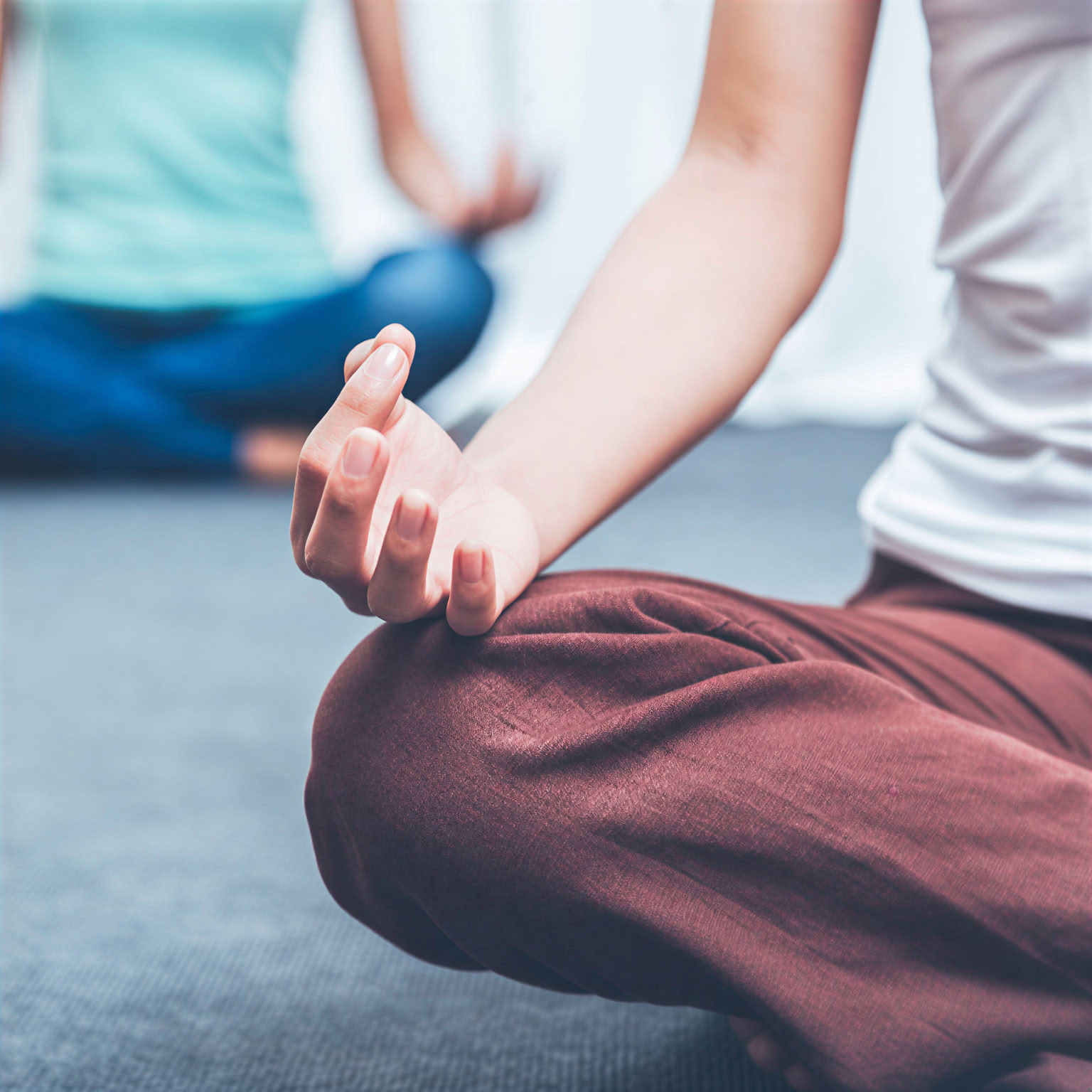 Resiliente Teenager und Tweens – Yoga- und Spieltherapie