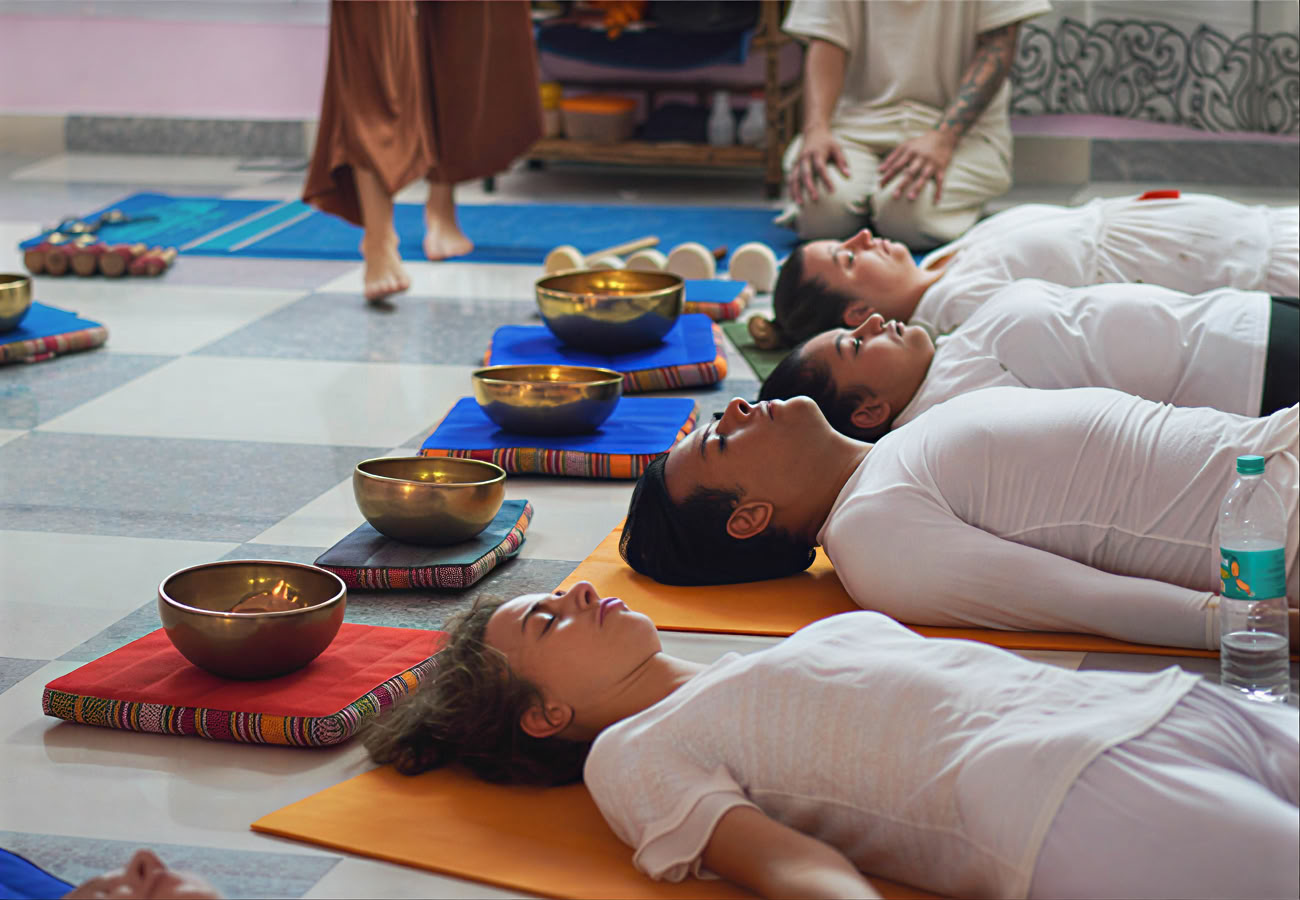 10-tägiges erfrischendes Wasserfall-Wander-Yoga-Retreat