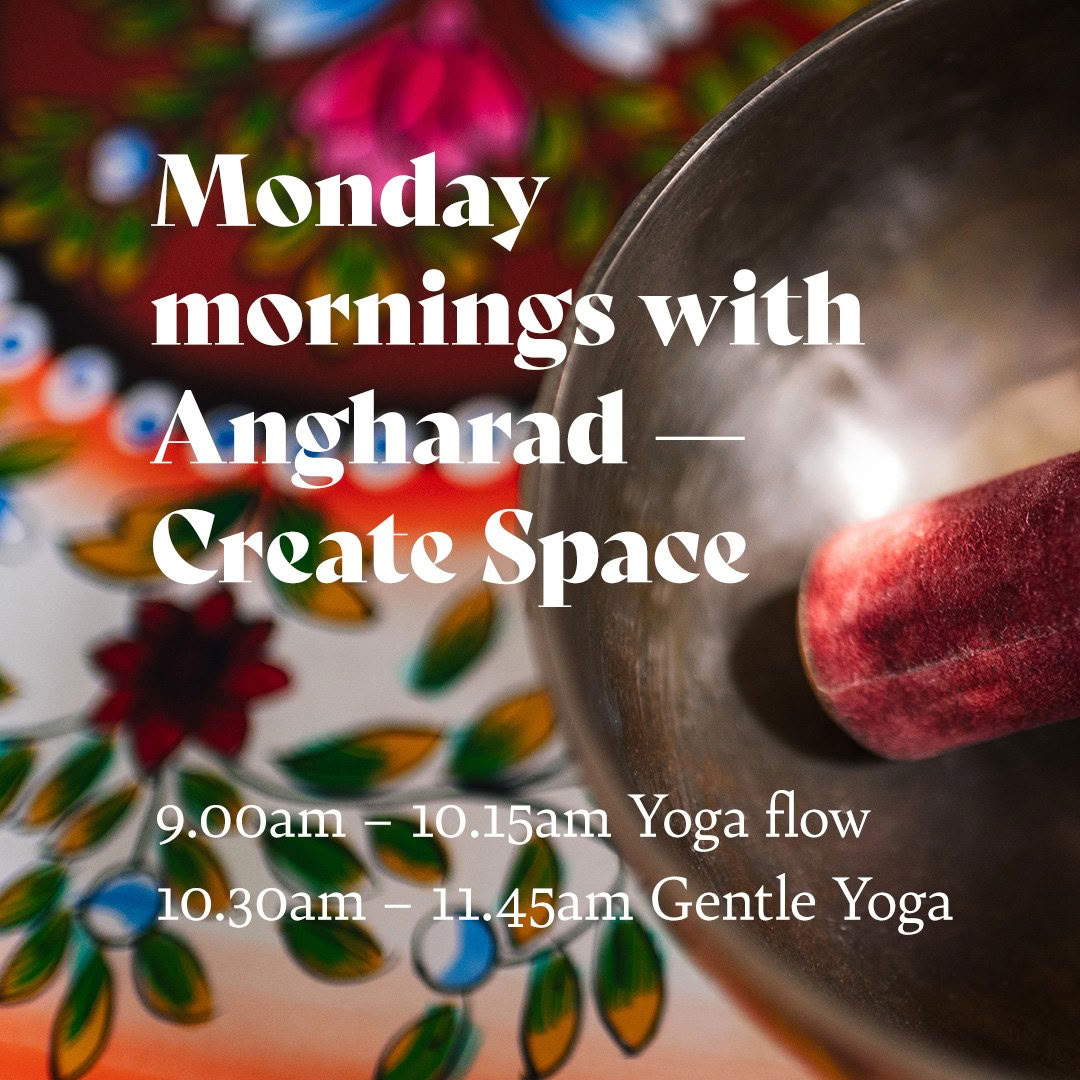 Montagmorgende mit Angharad – Sanftes Yoga