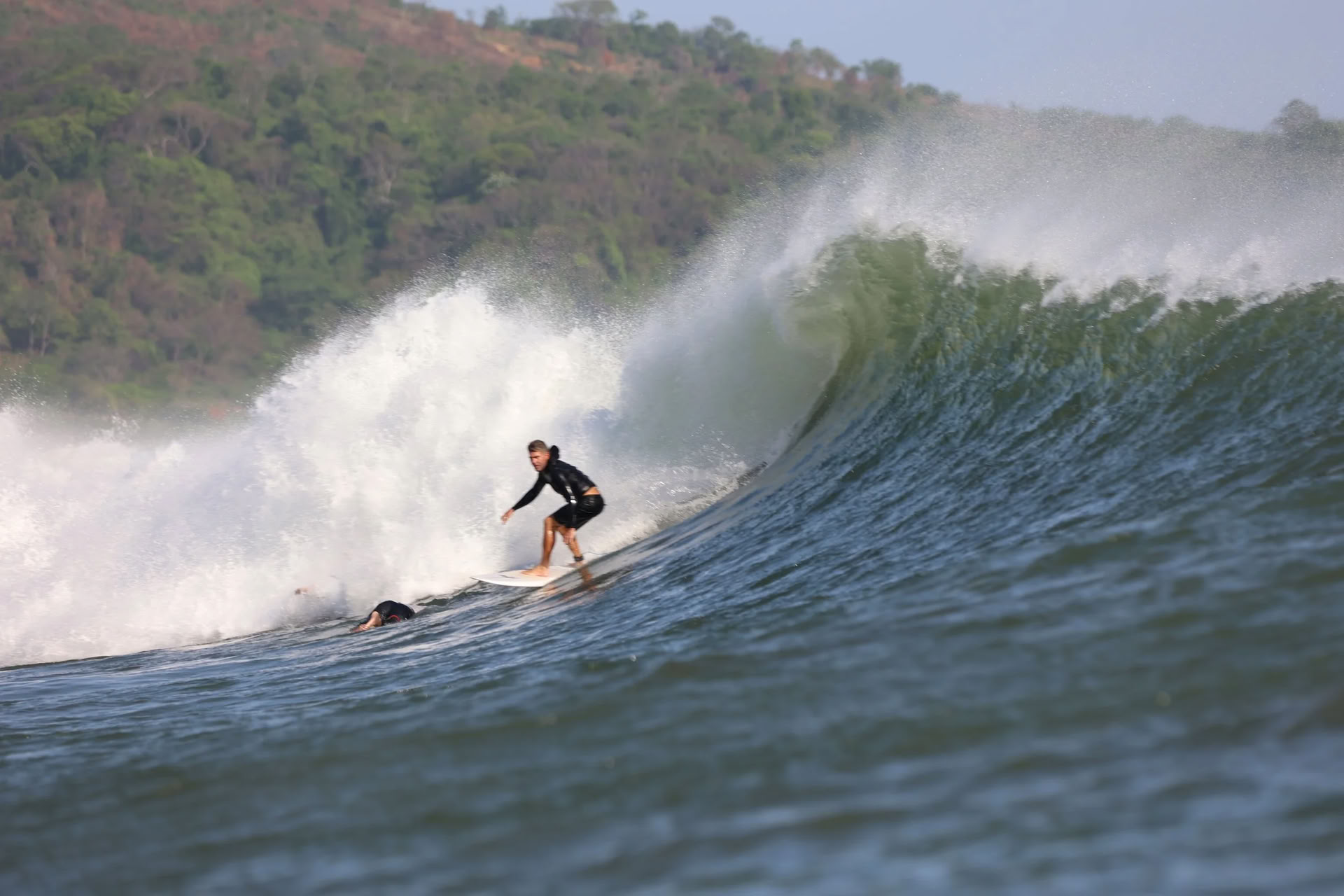 All-Inclusive Surf-Paket für fortgeschrittene und erfahrene Surfer