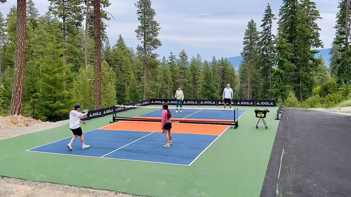 Yoga-, Wander- und Pickleball-Retreat an den Cascades