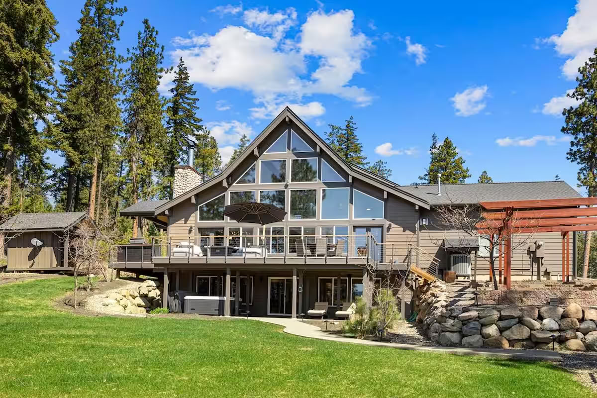 Yoga-, Wander- und Pickleball-Retreat an den Cascades