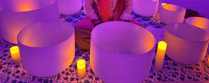 Heilige Feuerzeremonie und Klangschalenmeditation