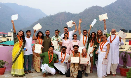 100-Stunden-Yoga-TTC
