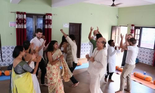 100-Stunden-Yoga-TTC