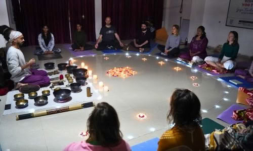 100-Stunden-Yoga-TTC