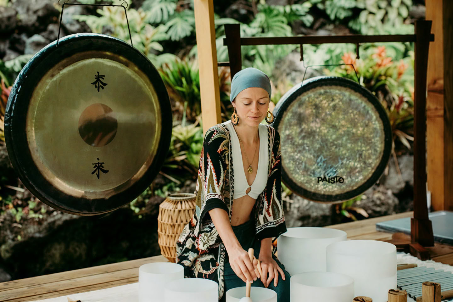 Neumond-Yoga, Herstellung von Kristallschmuck & Soundbath-Reise