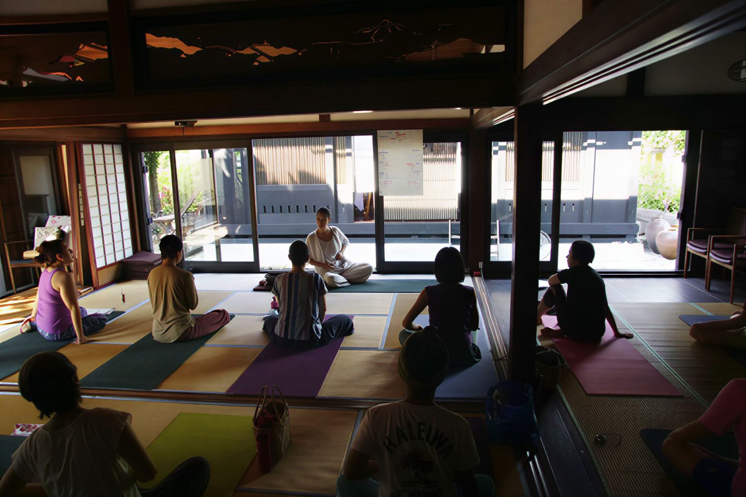 Retreat für stille Achtsamkeitsmeditation und Yoga