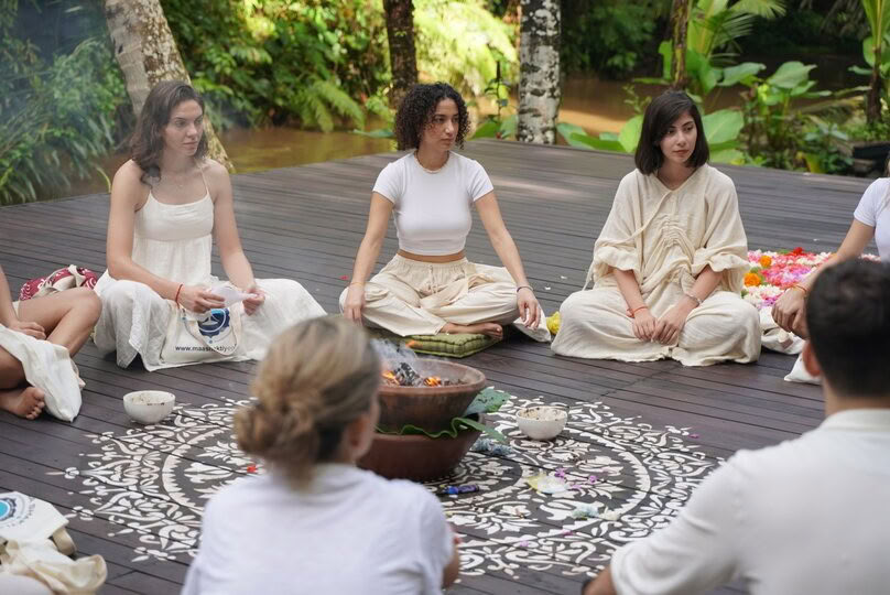 7-tägiger Aerial-Yoga-Lehrgang auf Bali