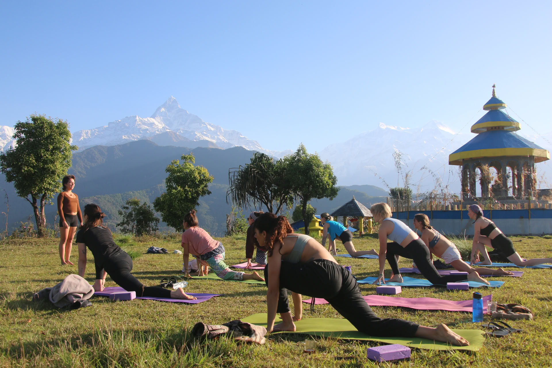 200-Stunden-Yogalehrer-Ausbildung mit Himalaya-Blick in Astam bei Pokhara