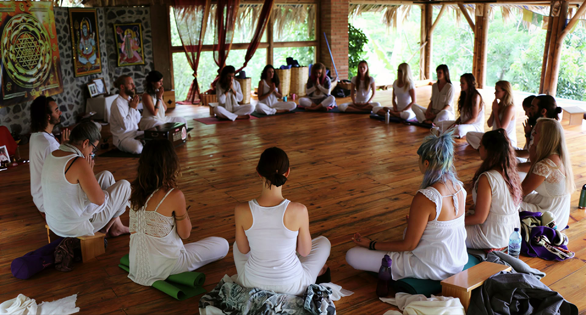 200-Stunden-RYT · Toskana, Italien · Yoga Alliance-zertifiziert