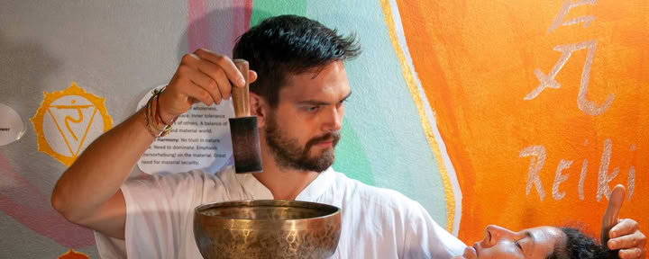 Klangheilungs-Meditation mit Klangschalen in Thailand, Krabi