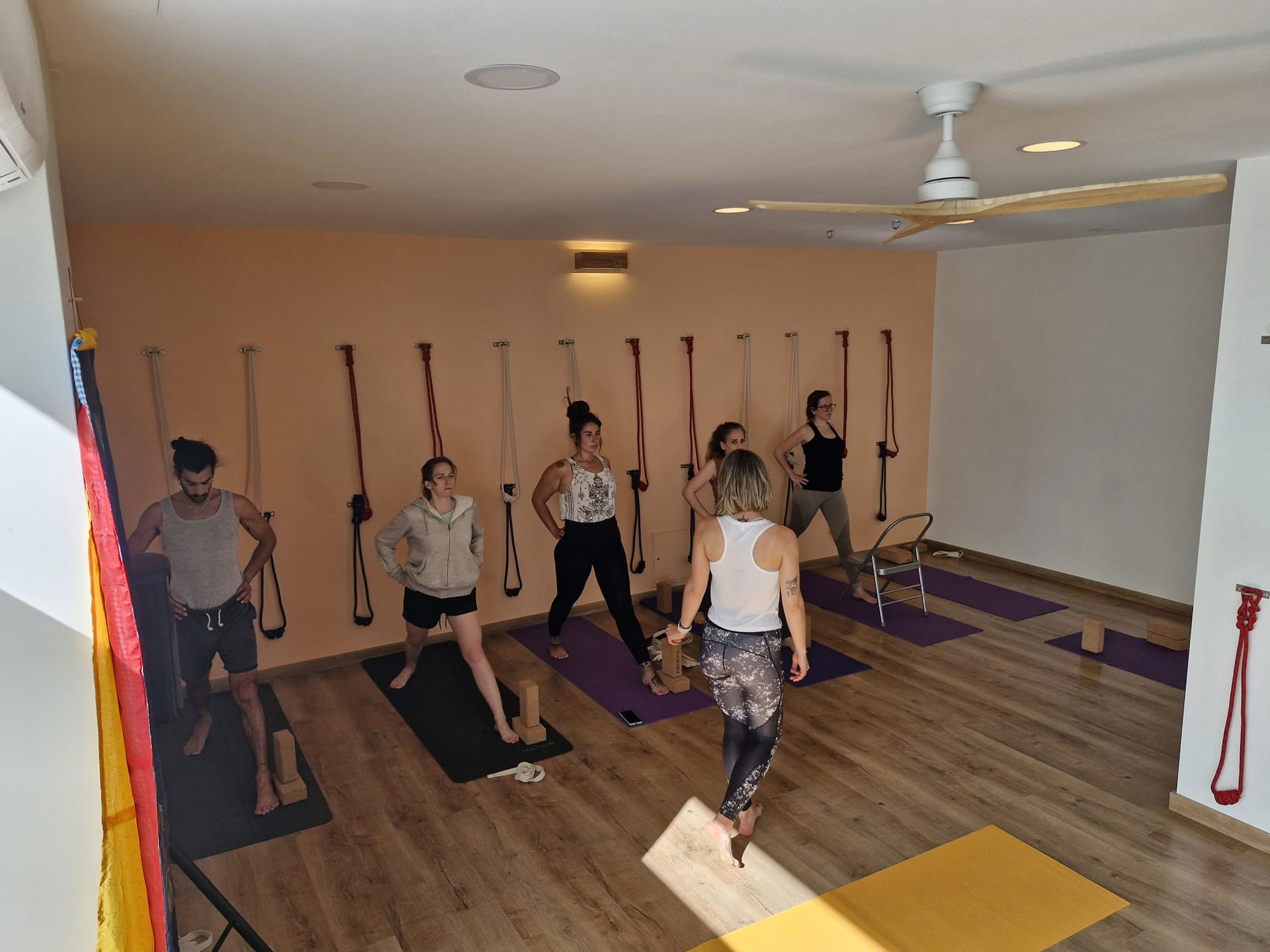 Zurück zu deinem Zentrum «Ganzheitliches Wellness-Programm durch Yoga und Ayurveda»