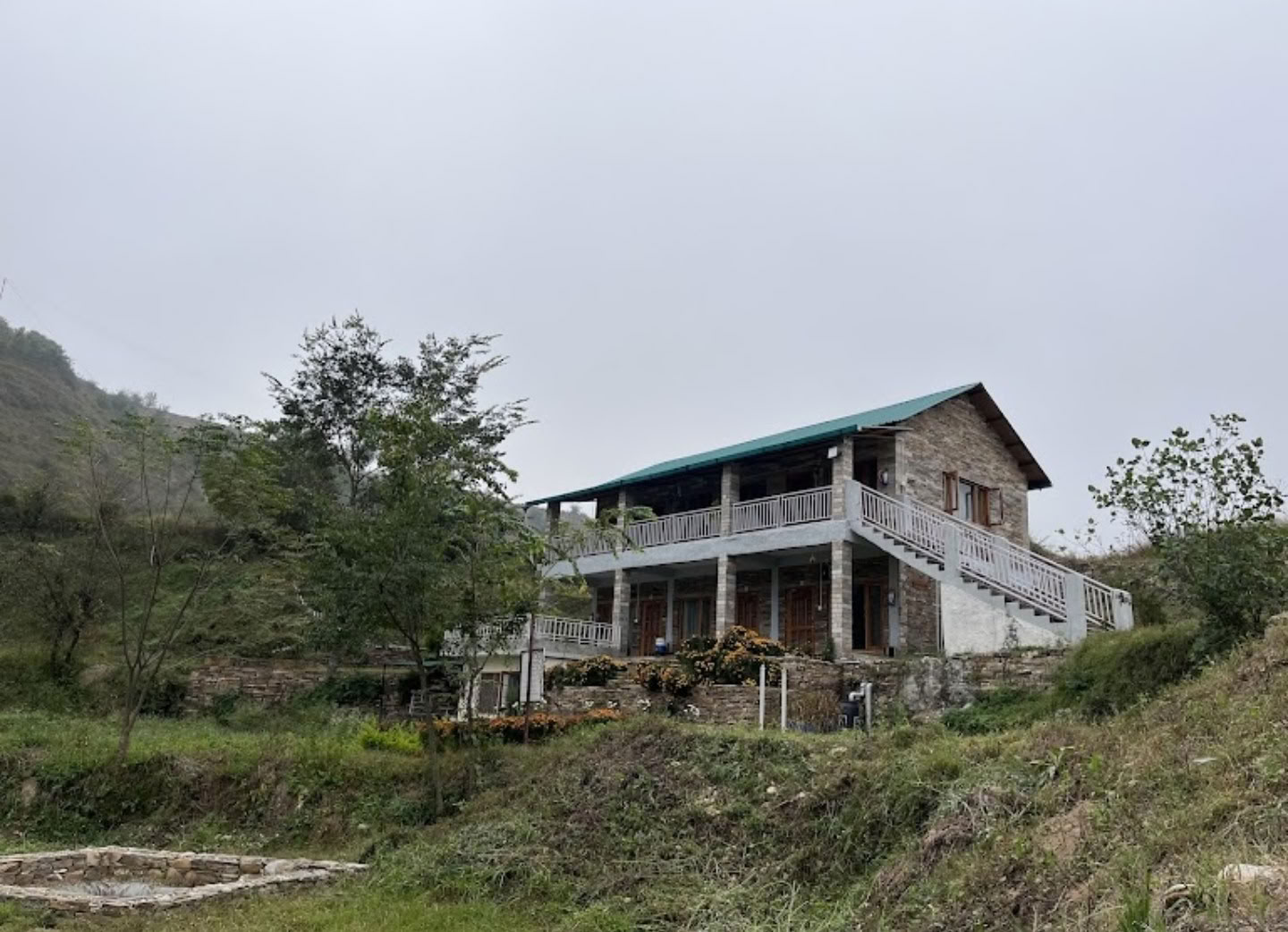 4-tägiges Retreat der Stille am Flussufer im Himalaya in Almora
