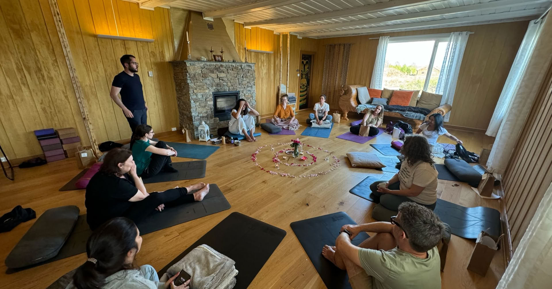 Herbstatem: Ein erholsames Yoga-Retreat zur Stresslinderung