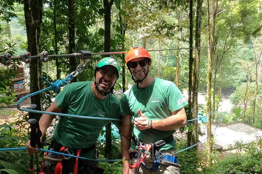 Ziplining auf dem Pacuare-Fluss