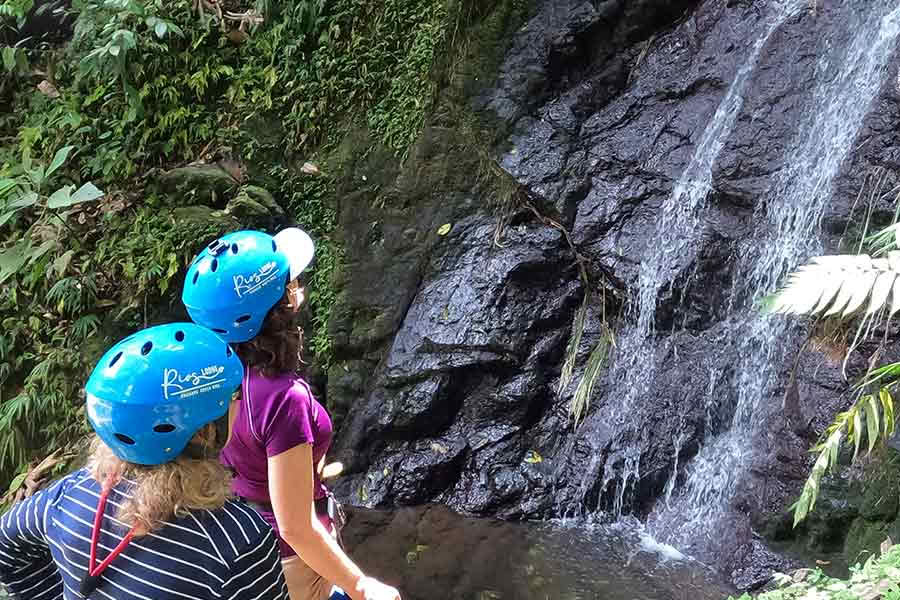 Ziplining auf dem Pacuare-Fluss