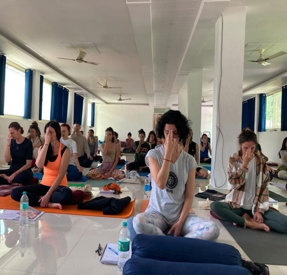 100-stündige Yoga-Lehrer-Ausbildung