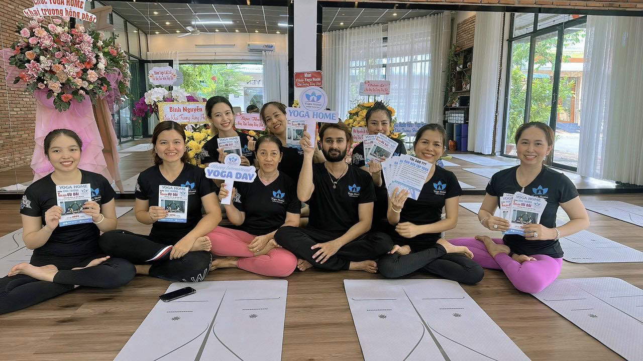 200-Stunden-Yogalehrerausbildung in der Yoga Home School