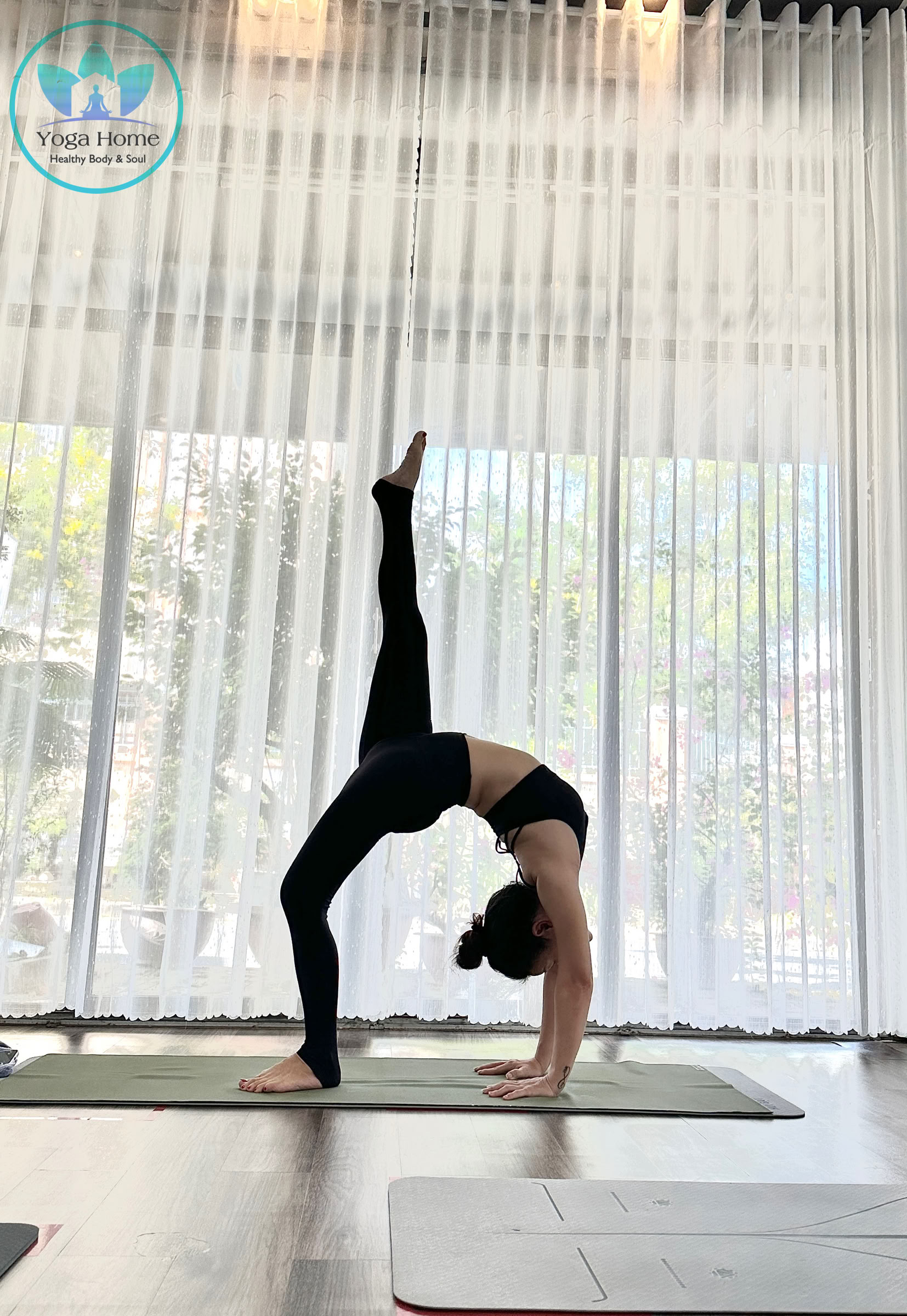 200-Stunden-Yogalehrerausbildung in der Yoga Home School
