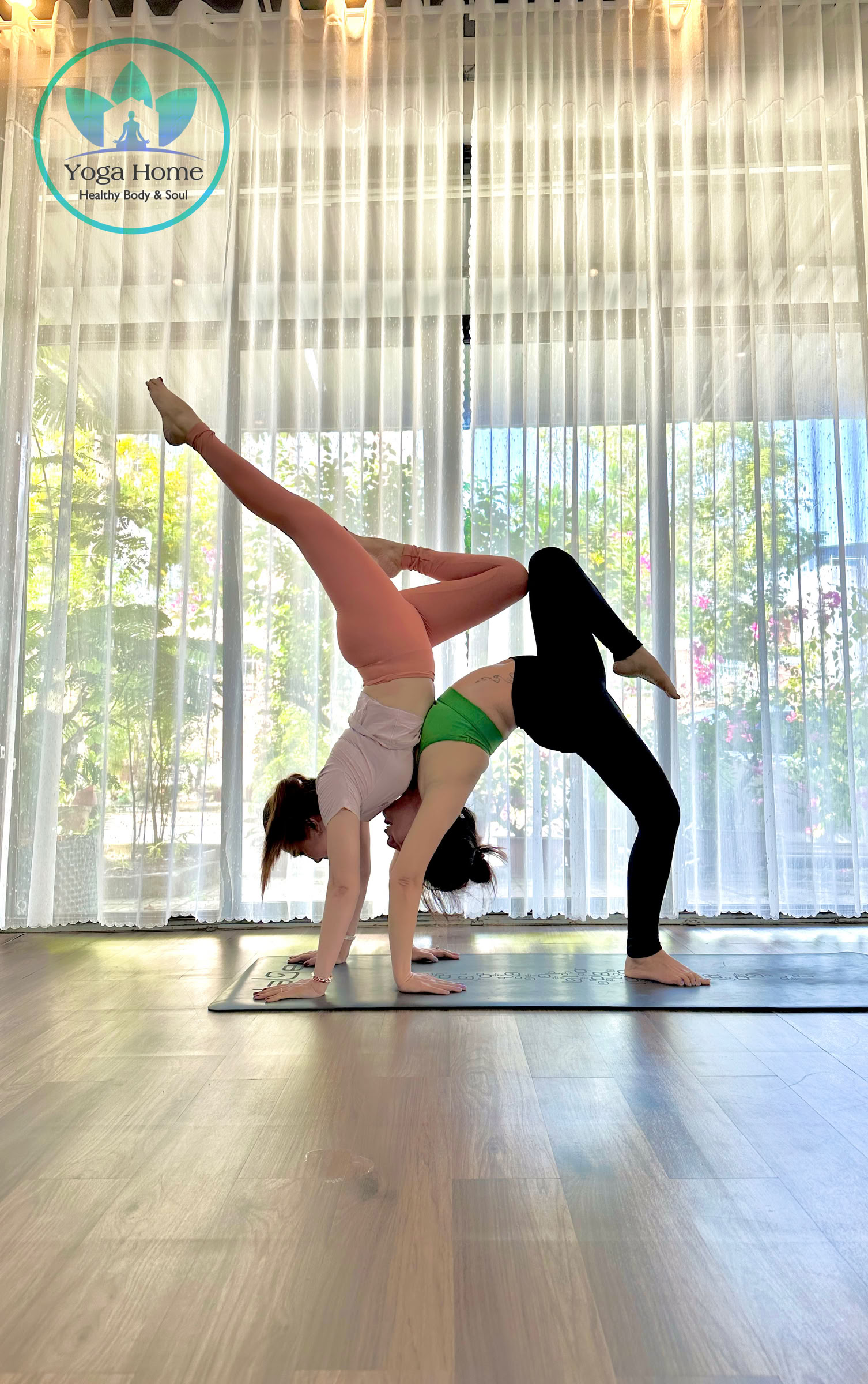 200-Stunden-Yogalehrerausbildung in der Yoga Home School