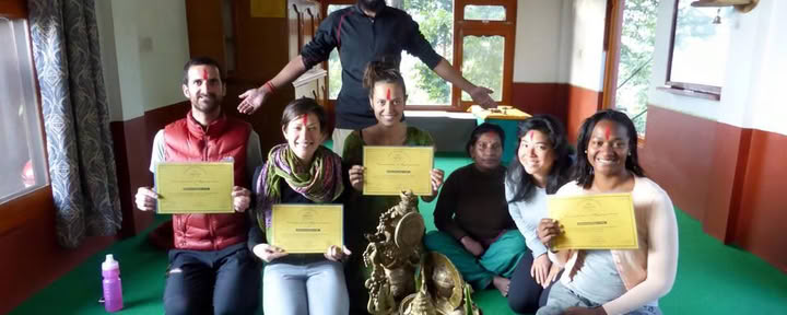 Hatha-Yoga-Unterricht in Nepal