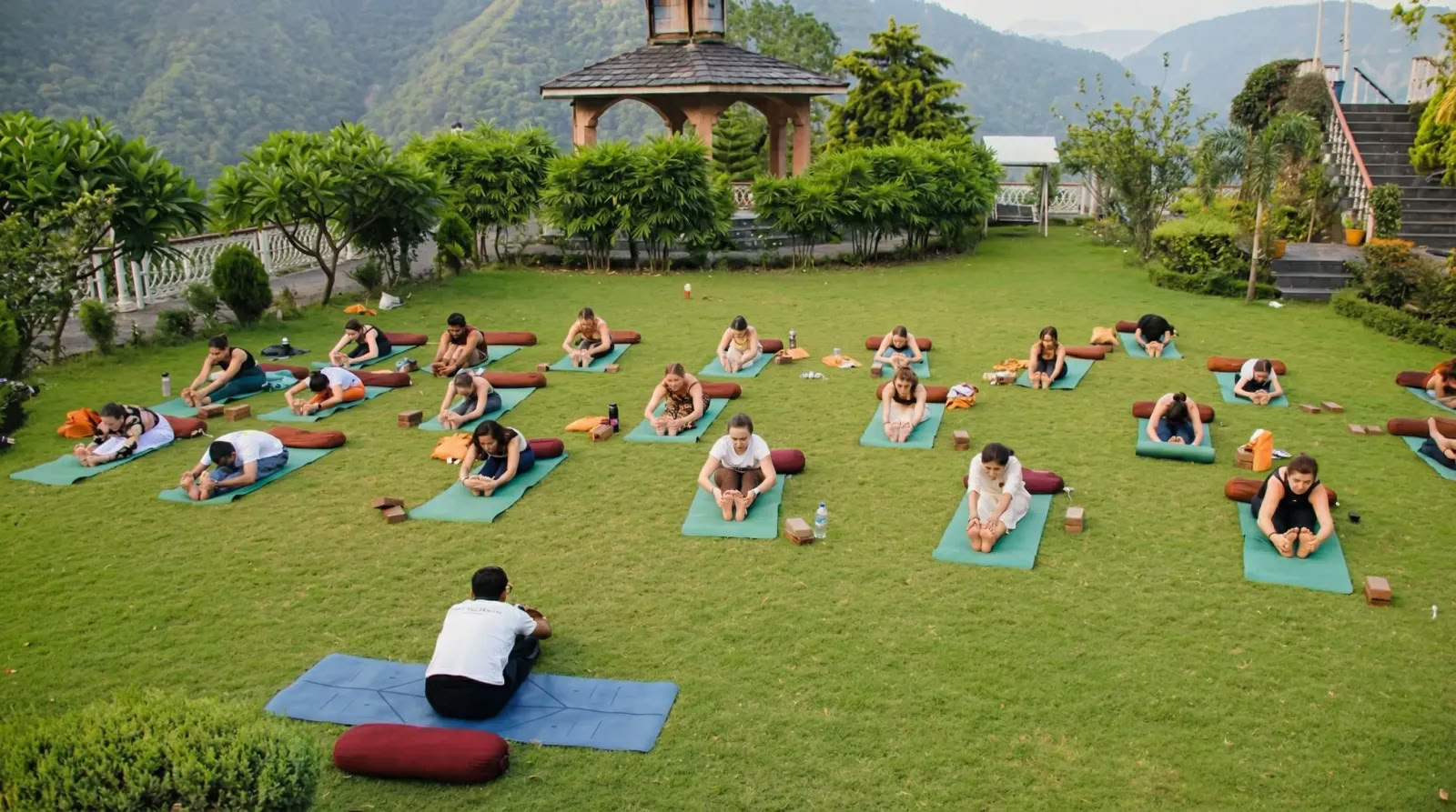 RYT-200-Stunden-Yogalehrerausbildung in Rishikesh, Indien