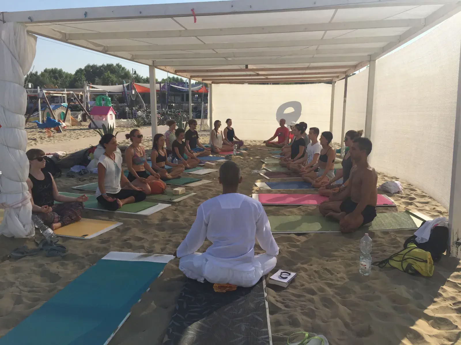 50-Stunden-Yogalehrer-Ausbildung in Italien