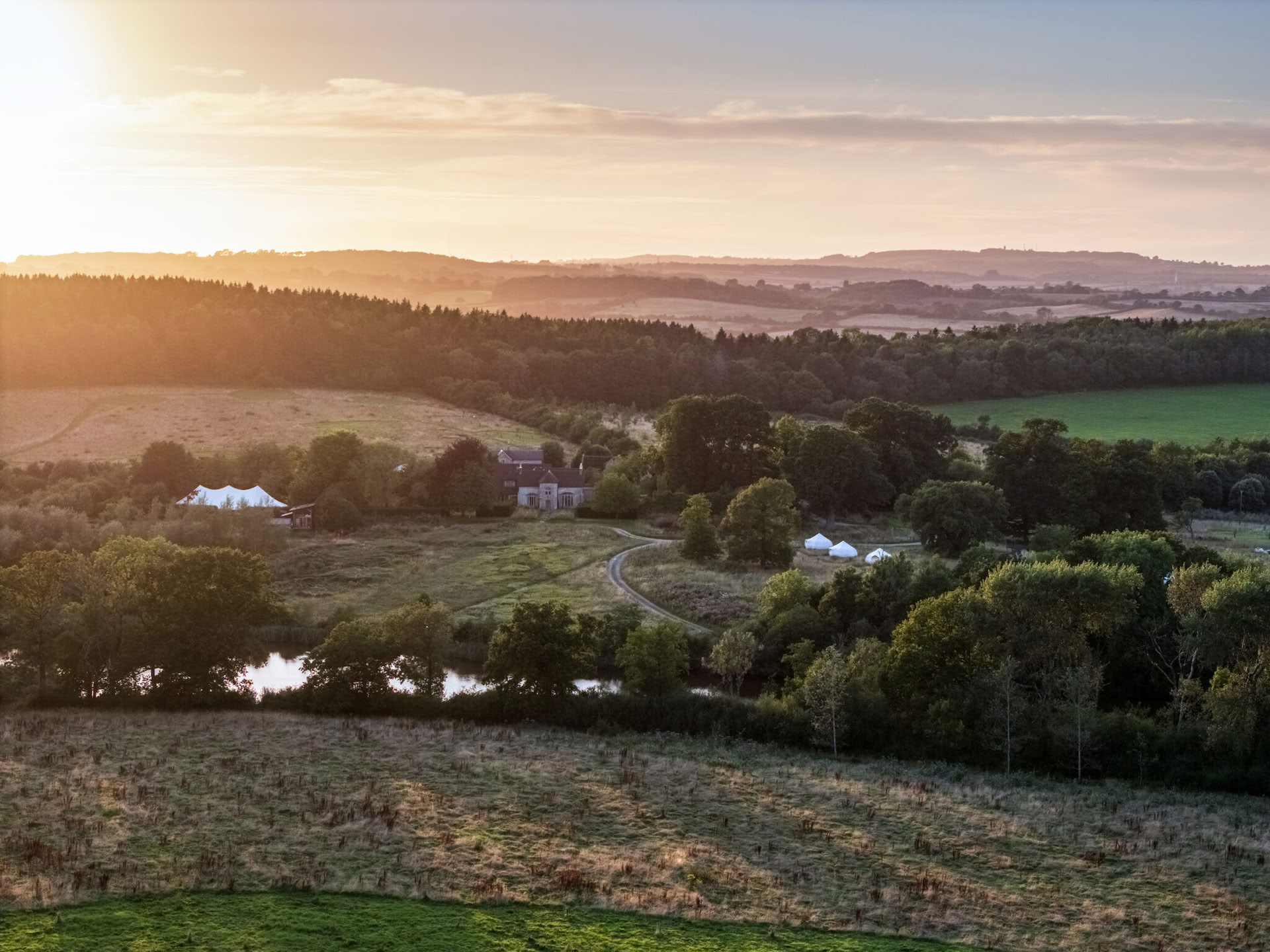 Das Retreat zur Sommersonnenwende mit Alex Mytton und 42 Acres